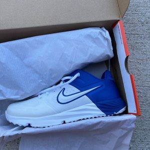 Womens Nike Turf shoe size 7.5